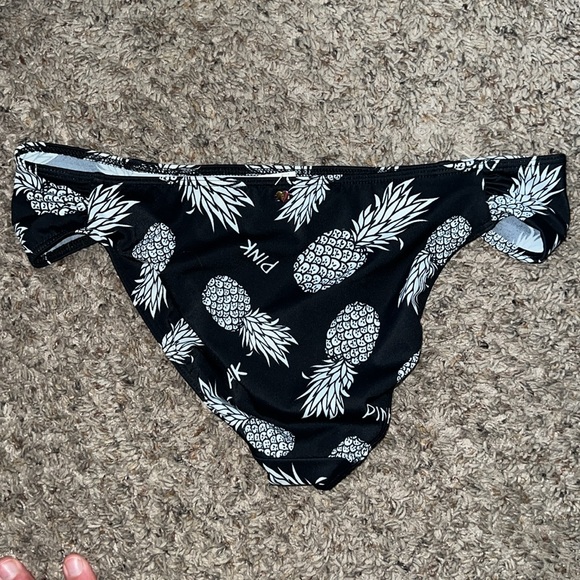 Black White Pineapple VS Bikini‎ Bottoms - Picture 3 of 3